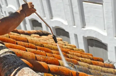 Nettoyage de toitures - Magalas